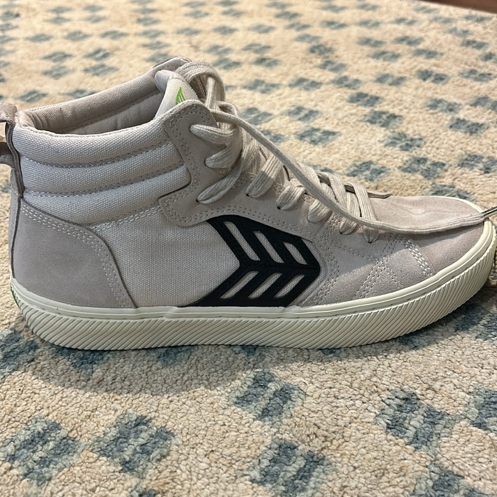 Cariuma High Tops - Picture 5 of 8